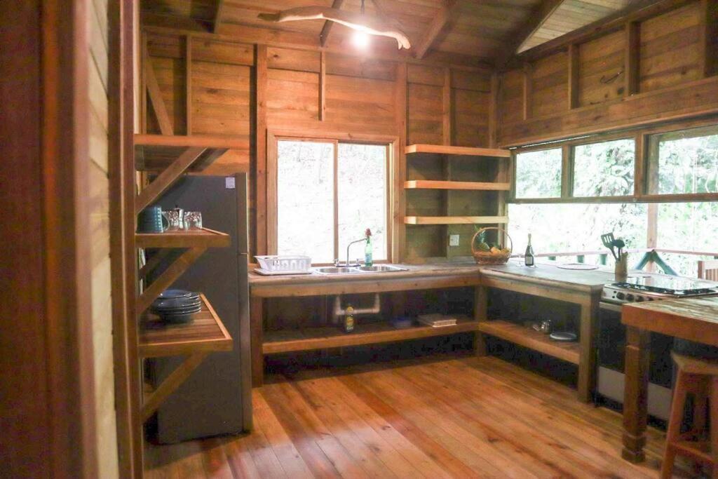 Jungle Beach 2 Bedroom Cottage Bocas del Toro Exterior photo